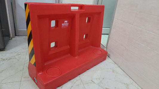 Barricaded plastic L1000x 350w x w760mm